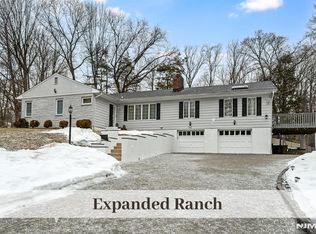 32 Brookside Dr, Upper Saddle River, NJ 07458