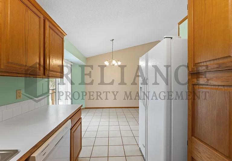 8502 W Westlawn Cir — Photo 10