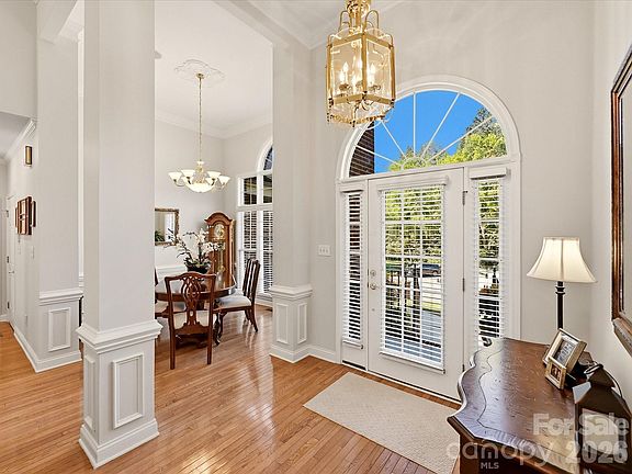 4th image of 5125 Walnut Grove Ct