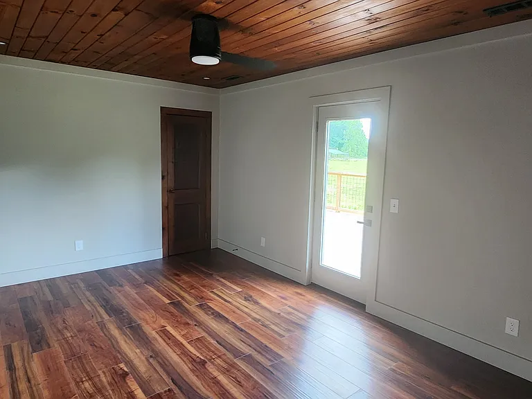 324 Franklin St — Photo 2