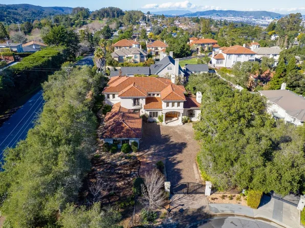 1 Scott Ct, Hillsborough, CA 94010