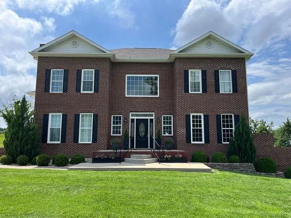 205 Fairway Dr, Harrisburg, IL 62946