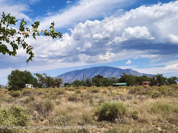 1101 17th St, Carrizozo, NM 88301