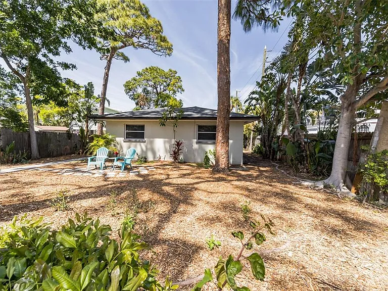 418 Lebeau St — Photo 2