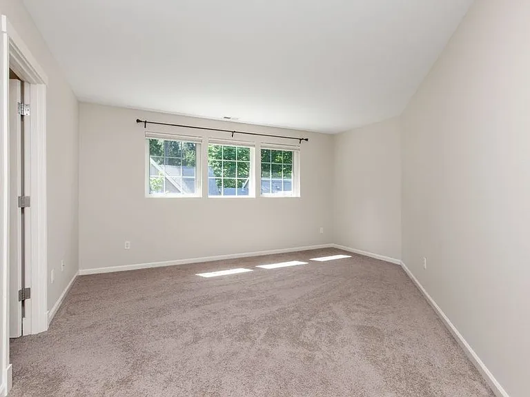 23905 33rd Dr SE — Photo 13
