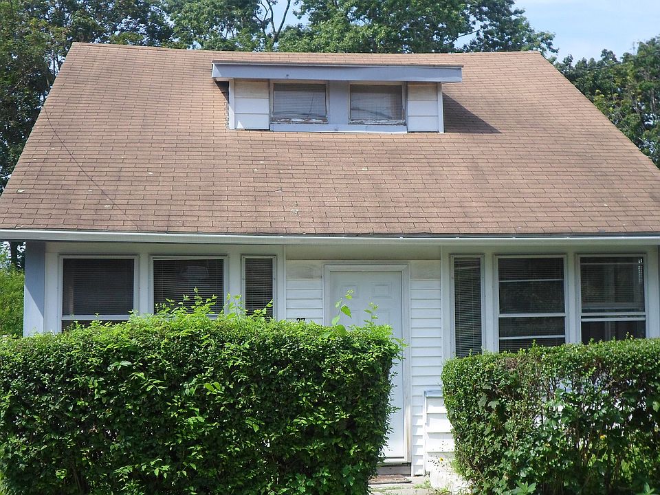 Perfect Affordable Starter Home with Enclosed Front Porch