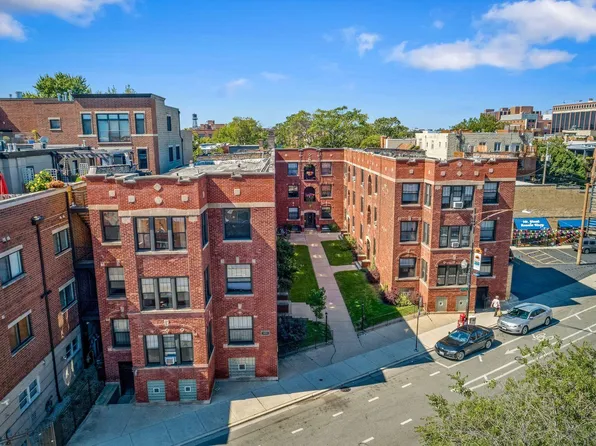 2876-2900 N. Clark Street