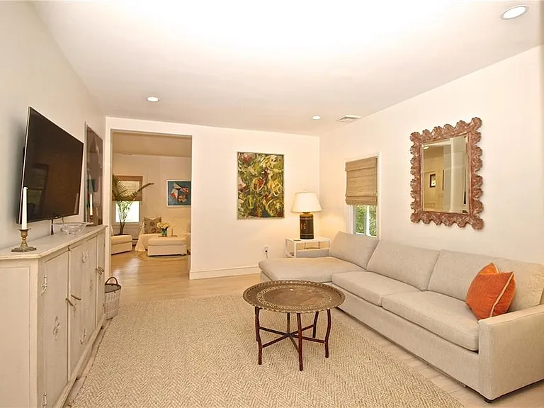 215 Coggeshall Ave — Photo 38