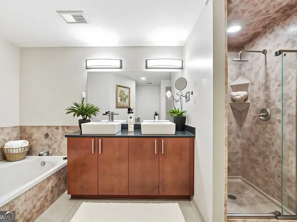 390 17th St NW Unit 5037, Atlanta, GA 30363