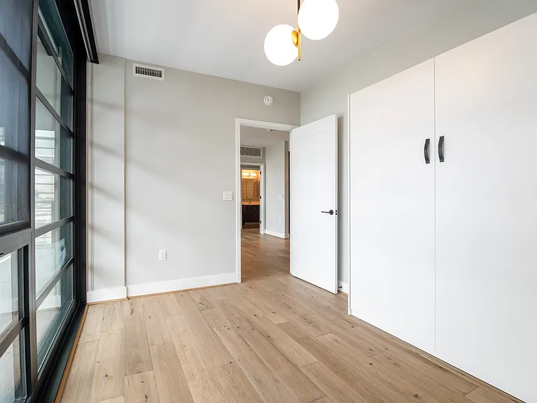 1300 4th St SE #808 — Photo 19