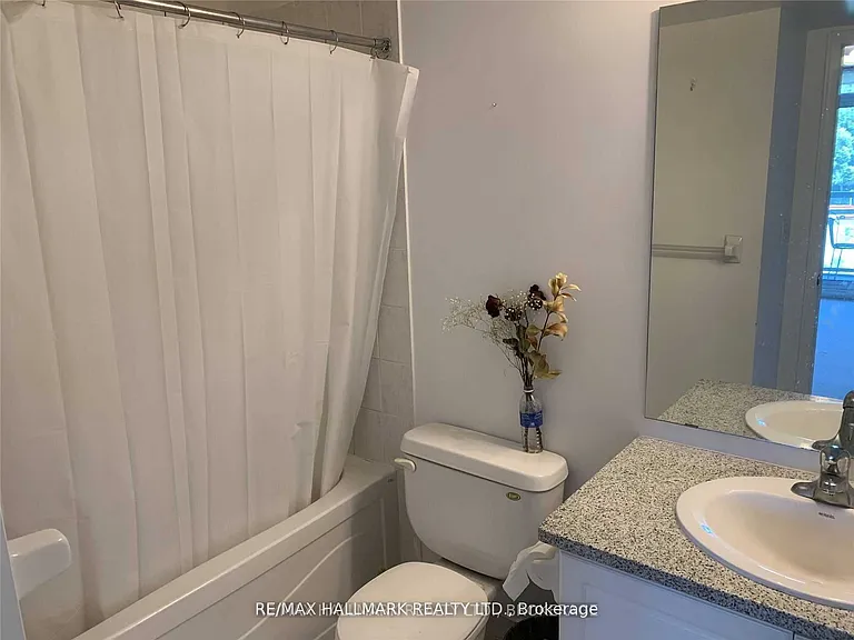 68 Grangeway Ave #812 — Photo 17