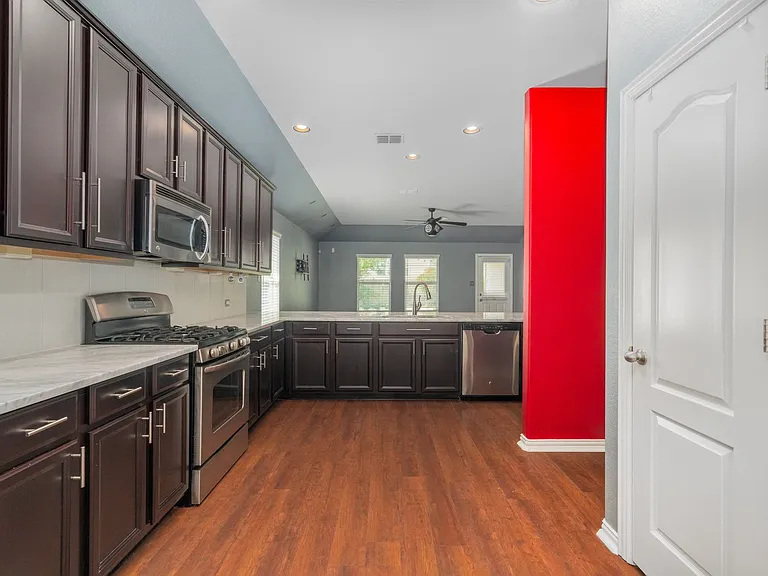 292 Strawberry Blonde Dr — Photo 6