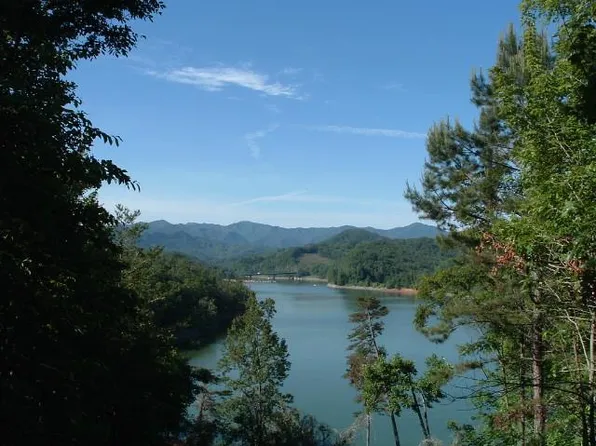 23-3 Whispering Pines Ln, Bryson City, NC 28713