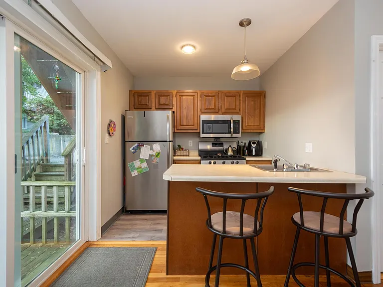 47 Shaw St #B — Photo 2