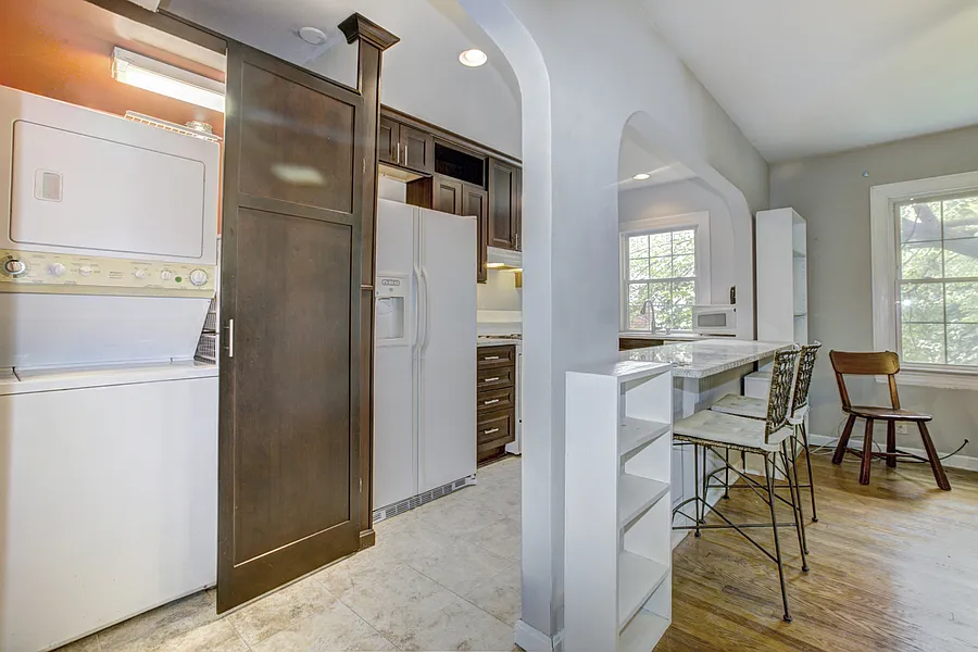 Roomy One Bedroom near Rhode Island Row! — Photo 3