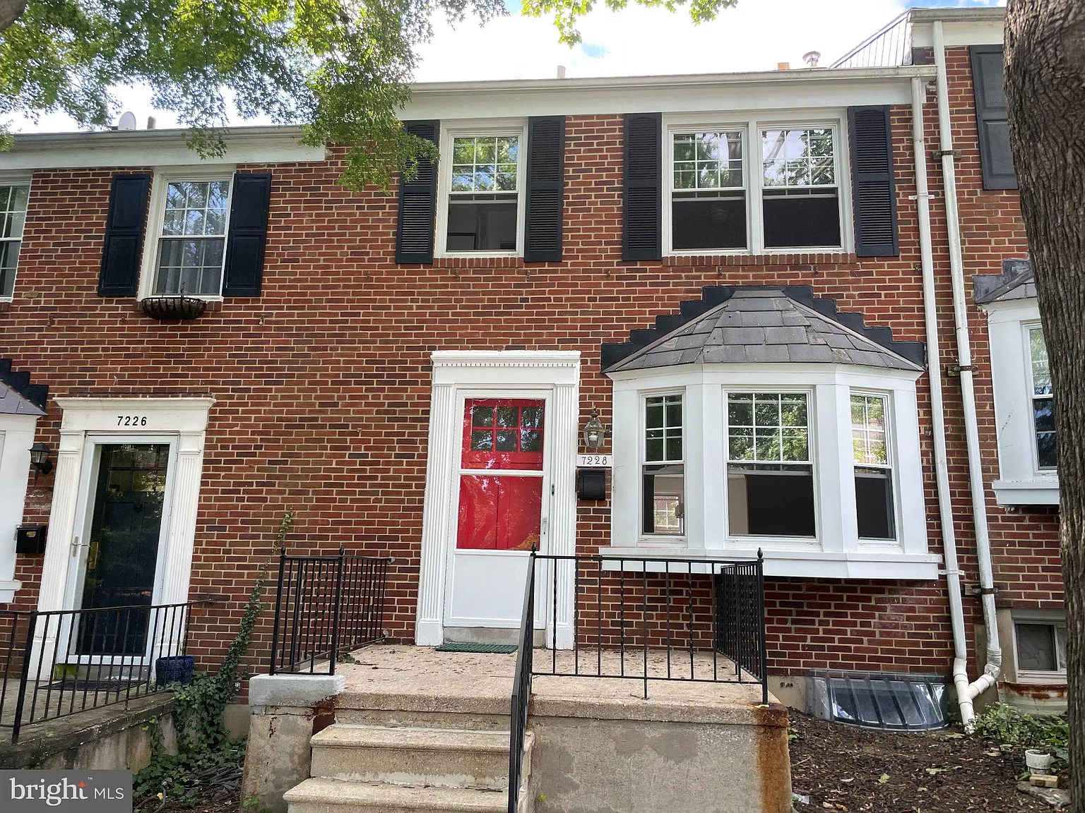 3 bed, 2.0 bath, 1451 sqft, $2,800 — Photo 2