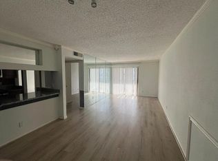 2830 S Bartell Dr APT 27, Houston, TX 77054