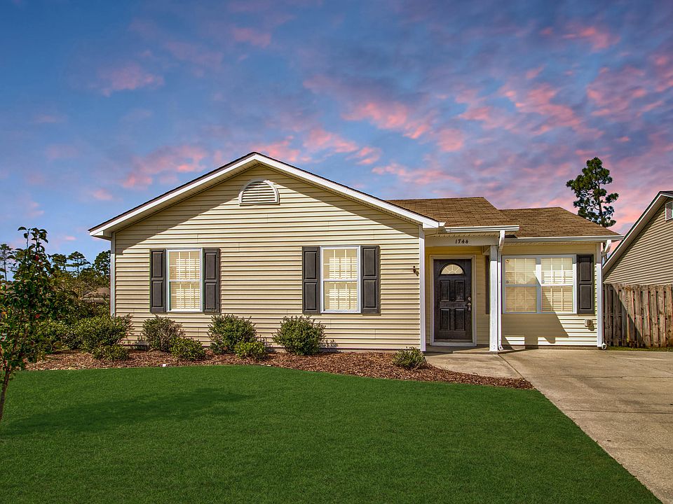 1st image of 1744 Pepperwood Way
