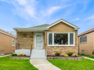 9037 S Paxton Ave, Chicago, IL 60617