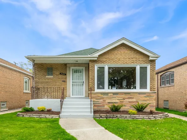 9037 S Paxton Ave, Chicago, IL 60617