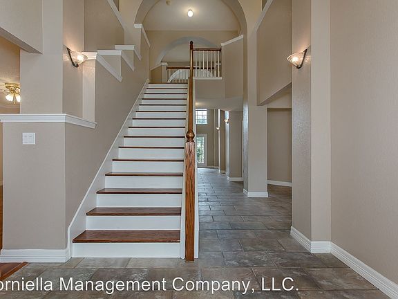 4th image of 1810 Lake Tawakoni Dr