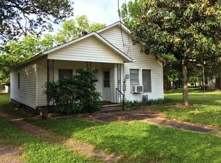 810 Magnolia St, Teague, TX 75860