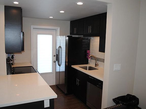 5th image of 931 SE 9th Ave APT 3