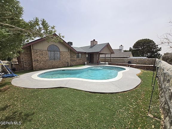 5th image of 621 Hempstead Dr