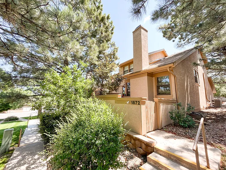 1872 Brookdale Dr — Photo 1