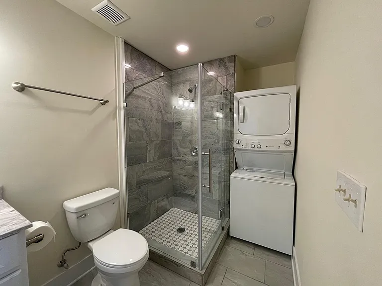 65 Lester St — Photo 10