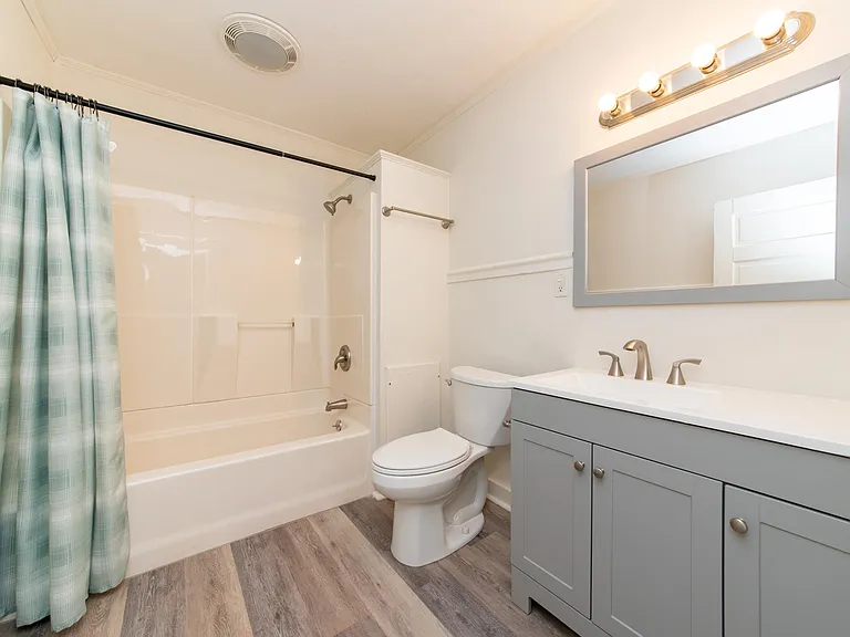 upstairs bathroom