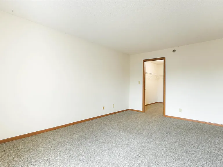 Lexington Townhomes and Apartments — Photo 7