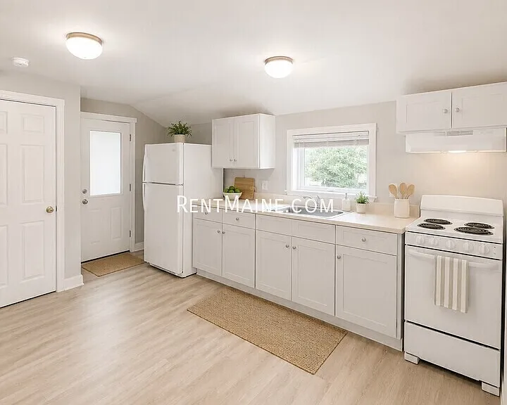 62 State St #10 — Photo 2