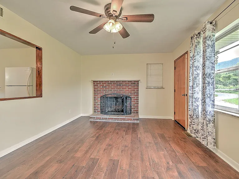 945 Bishop Loop — Photo 18