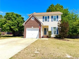 719 Alexwood Dr, Hope Mills, NC 28348