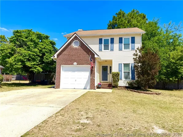 719 Alexwood Dr, Hope Mills, NC 28348