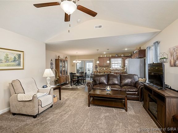 5th image of 8921 Woodford Drive