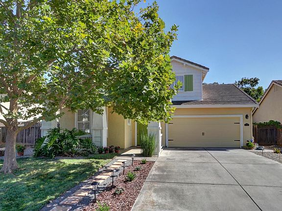 3rd image of 2106 Rockwell Dr