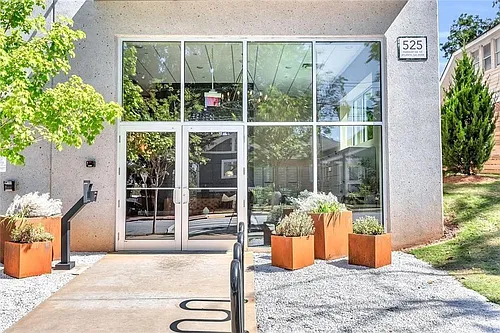 525 Parkway Dr #401 Photo 1