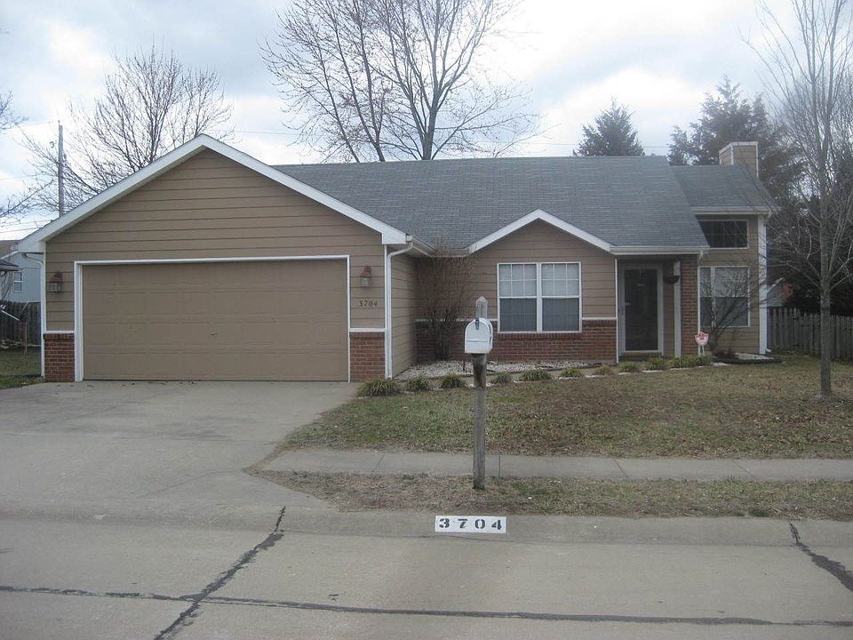 1st image of 3704 Churchill Dr