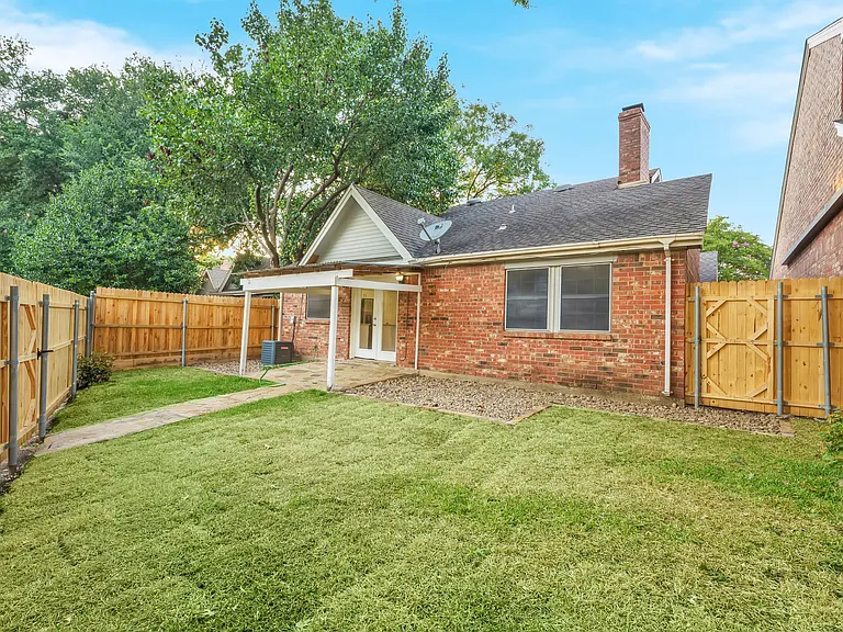 3057 Waterfront Cir — Photo 8
