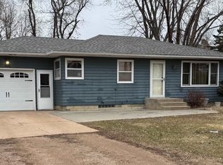 100 1st Ave, Lyons, SD 57041