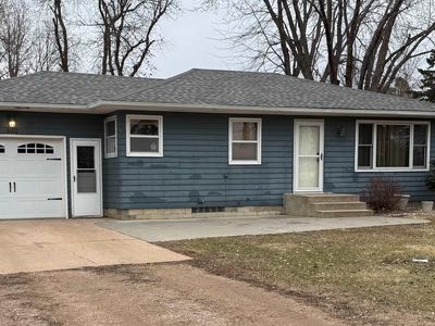 100 1st Ave, Lyons, SD, 57041