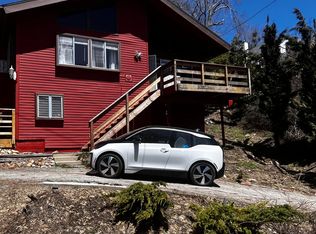 31382 Deer Lick Ln, Running Springs, CA 92382