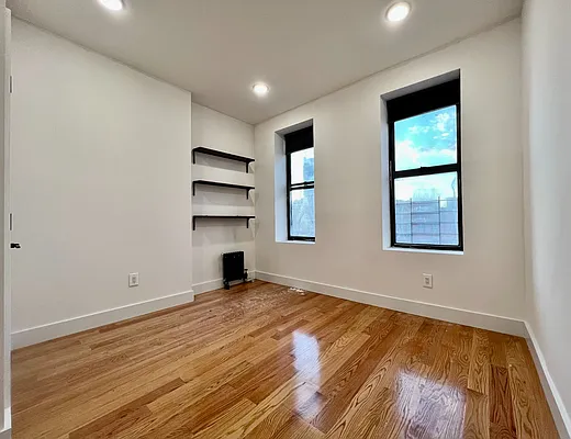 Rented by Zjama Realty Corp | media 7