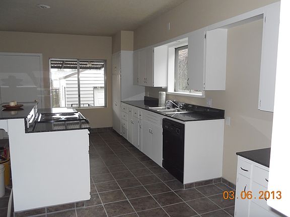 senate-kitchen-1