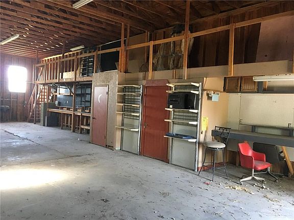 3rd image of 1215 Calle Naranja