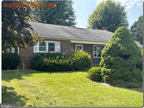 830 E Main St, Macungie, PA 18062