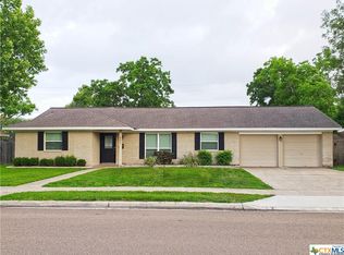 201 Hampton Ct, Victoria, TX 77904