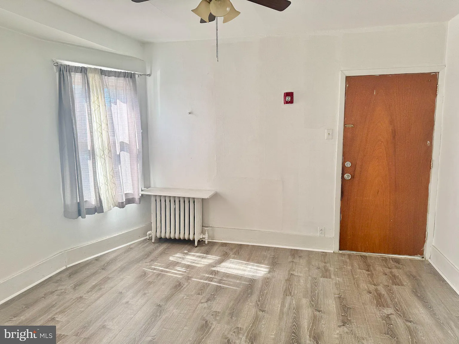 1 bed, 1.0 bath, 850 sqft, $1,000 — Photo 1